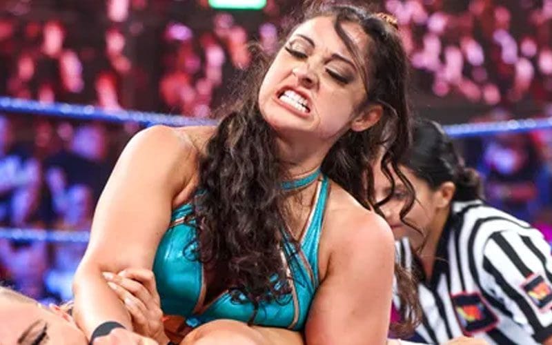 WWE NXT Star Arianna Grace Resumes In-Ring Training After Suffering ...