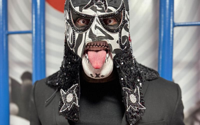 https://www.ringsidenews.com/wp-content/uploads/2024/12/penta-el-zero-miedo-makes-dramatic-aaa-return-after-aew-departure-15.jpg?x66861